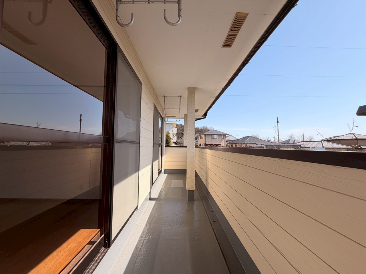 広々としているので、洗濯物がたくさん干せますね♪  防水加工も行いました！