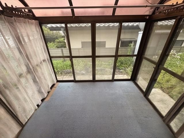 【サンルーム】明るく開放的なサンルームは趣味やリラックスできる空間としても活用できます（2025年6月撮影）