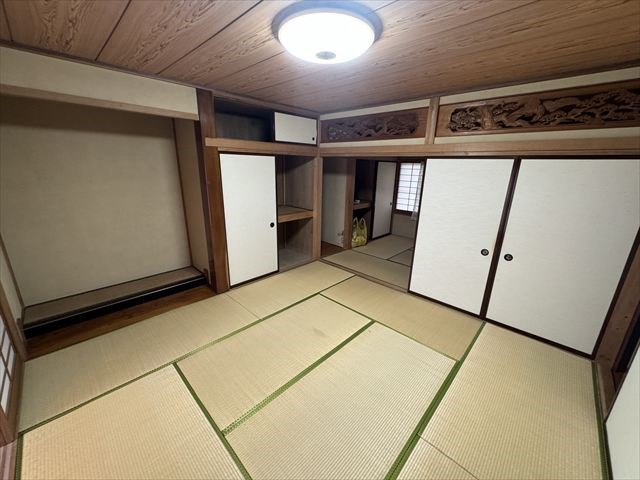 【1階和室】2つの和室が連続している間取りです。必要に応じて仕切りを開閉して個室としても使えます♪（2025年6月撮影）