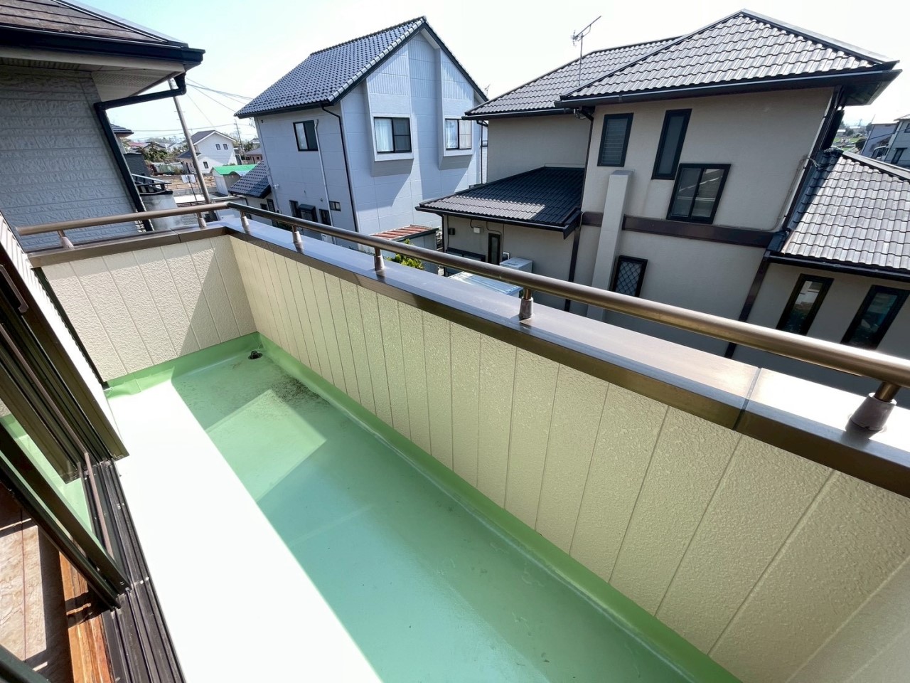 【バルコニー】広々としているので、お布団がたくさん干せます♪