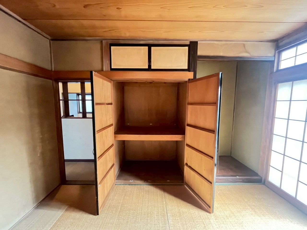 【和室】布団や、季節ものも収納できます♪