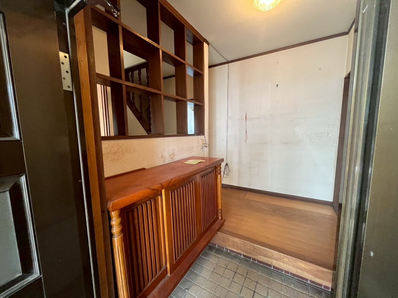 【玄関】下駄箱の上には鍵や思い出の品を飾れます♪