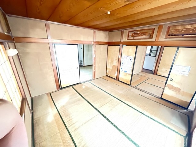 【和室】襖を開けておけば、2つの和室を1部屋として広々使えます♪