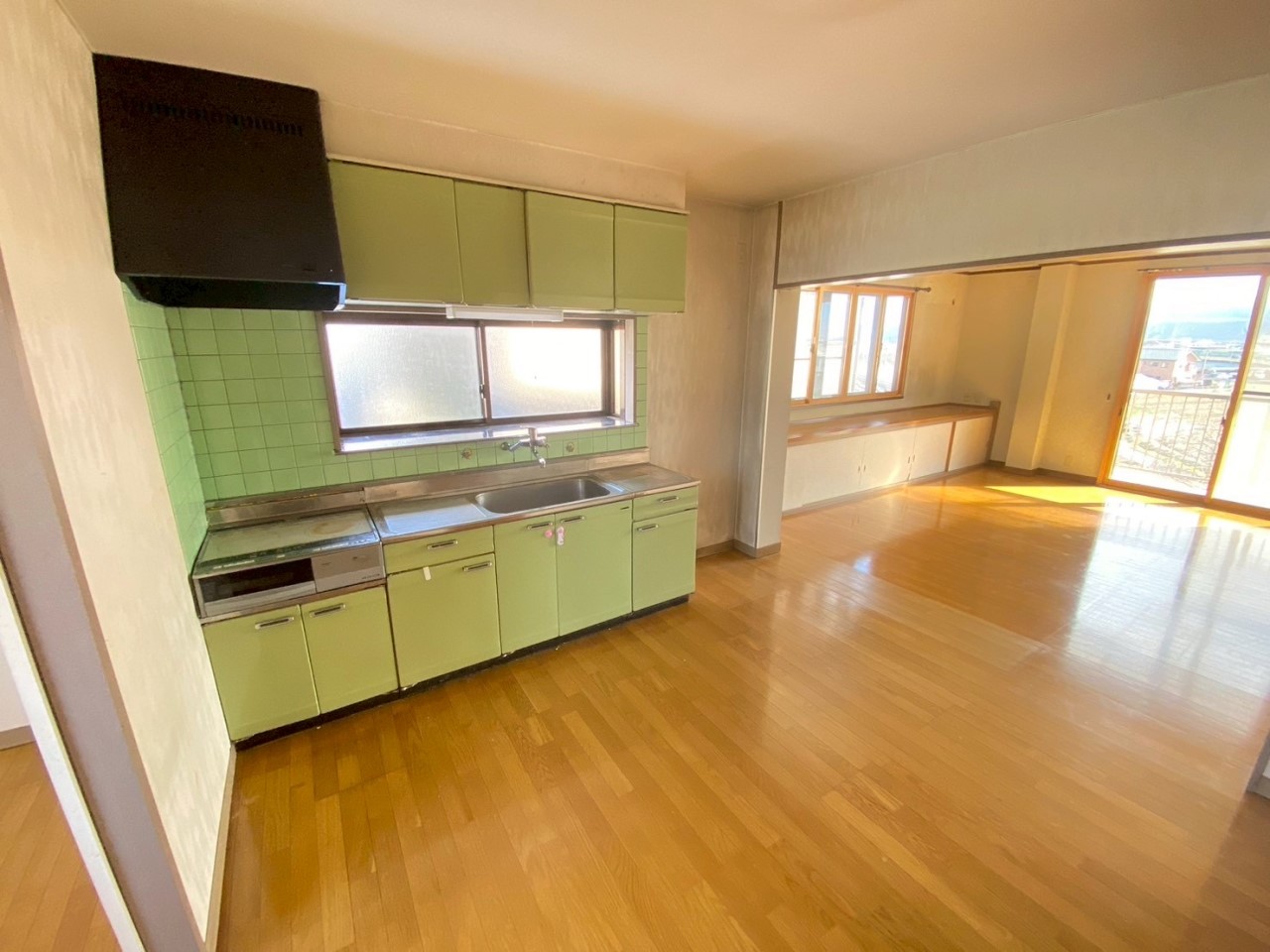 【ダイニング】会話しながらお料理ができます♪