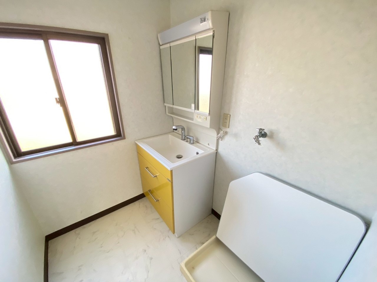 【洗面所】化粧台の3面鏡は支度に大助かり♪