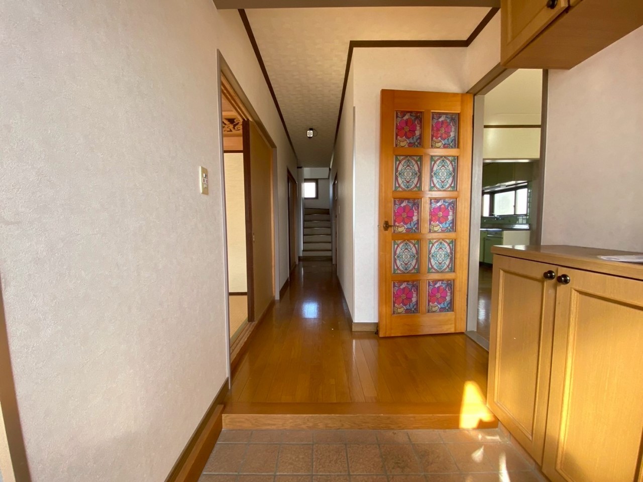 【玄関】下駄箱付きです。