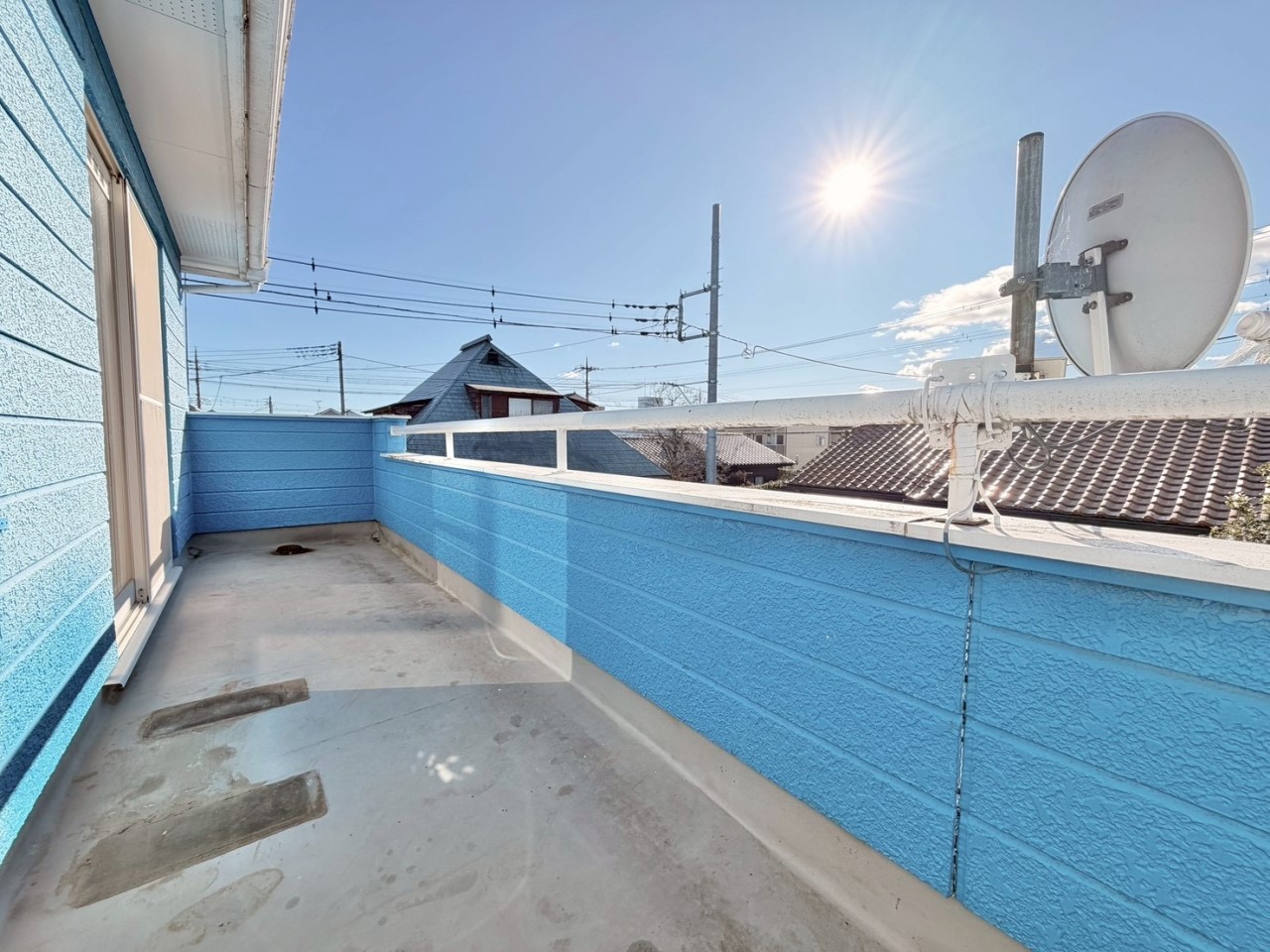 【バルコニー】お布団がたくさん干せます♪  ※リフォーム前写真  