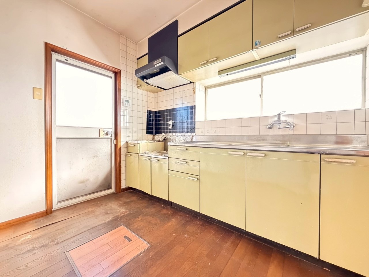 【キッチン】新しいシステムキッチンになります♪  ※リフォーム前写真