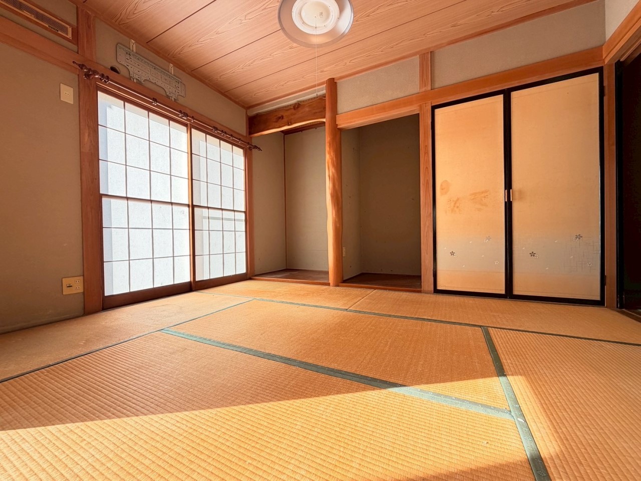 【和室】畳の表替えを行います♪  ※リフォーム前写真