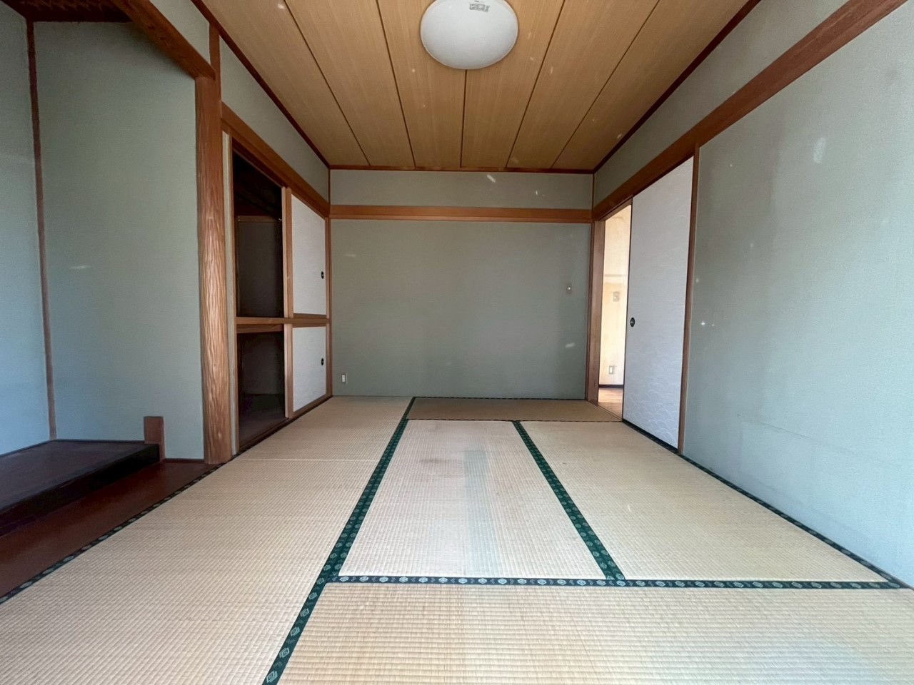 【和室】1階の和室は独立しているので、客間や寝室としても利用できます♪