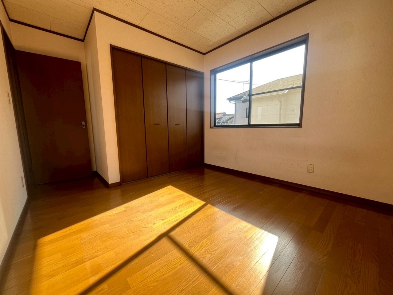 【浴室】ナチュラルな色合いが落ち着きます♪