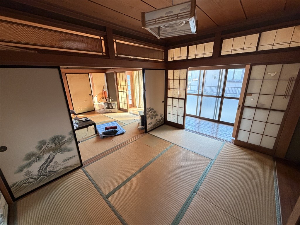 【和室】お部屋がたくさんあるので、大家族でも困りません♪