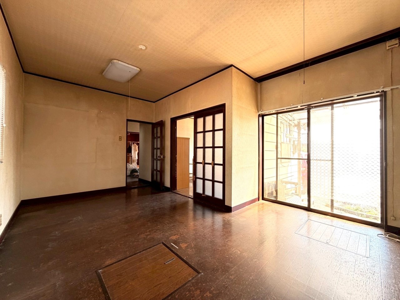 【リビング】優しい光が入ってくるリビングです♪