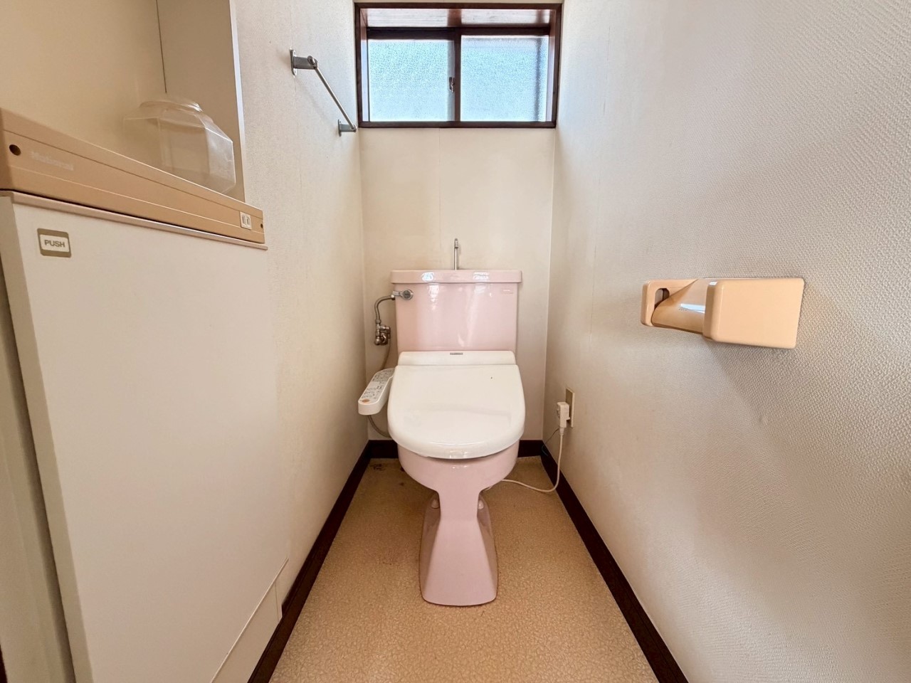 【トイレ】埋め込み収納がございます♪  ※残置物は撤去致します。