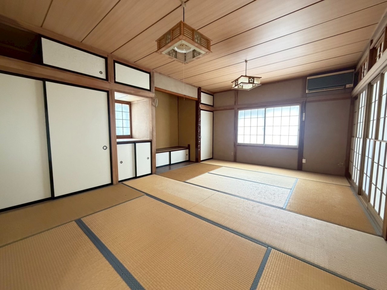 【和室】12帖あるので、広々と過ごせます♪