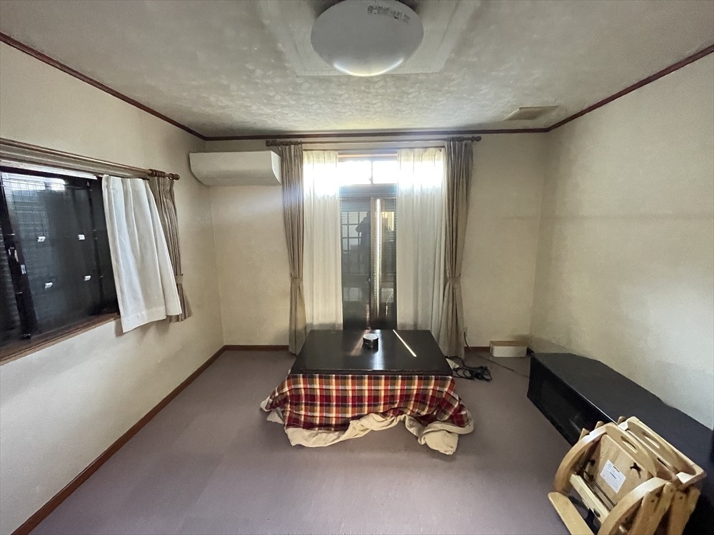 【洋室】窓が2つあるので、風通し良好です♪