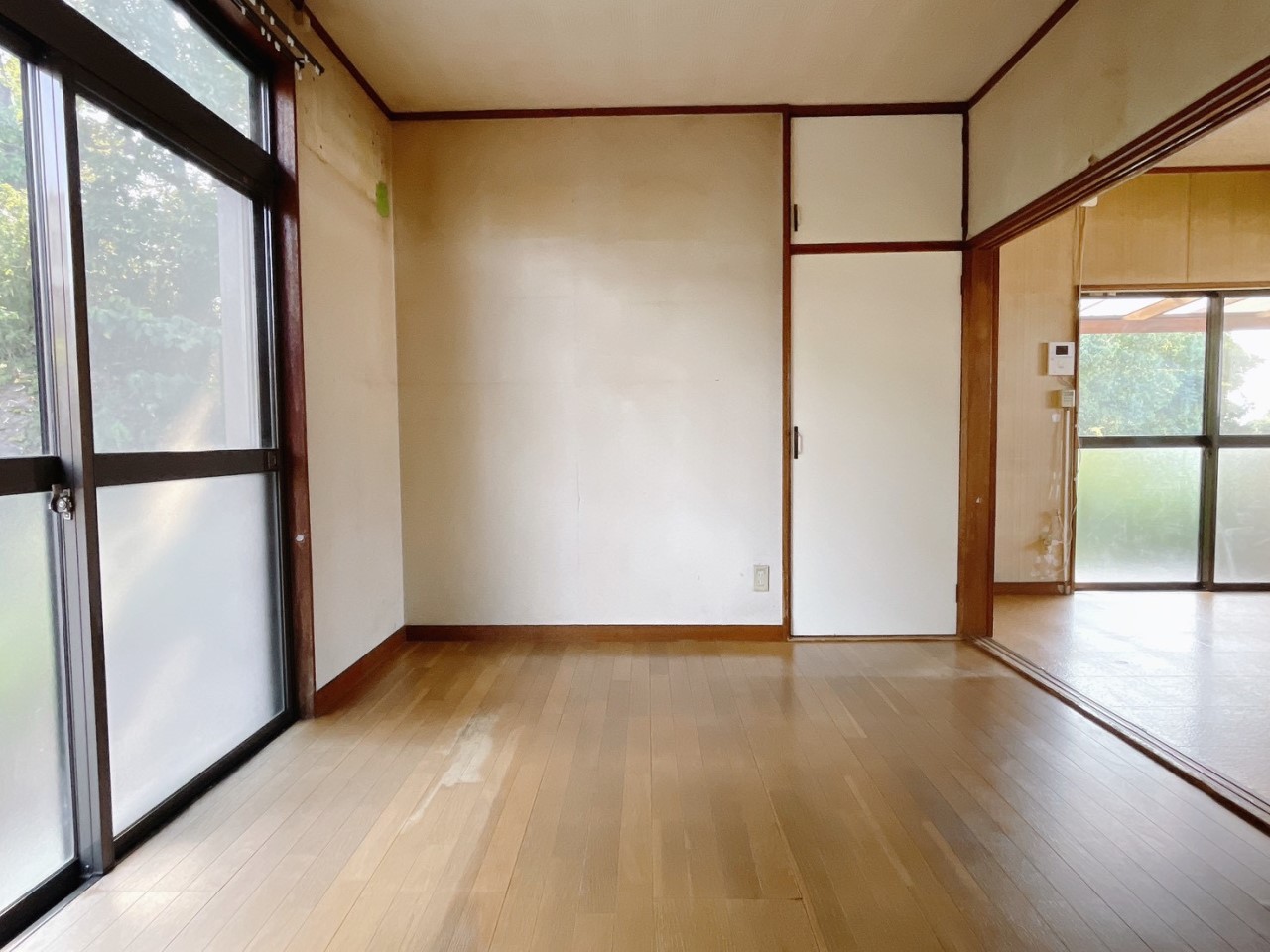 【1F洋室】自然光差し込むお部屋で電気を使わなくても明るいおうち♪※2026年6月撮影