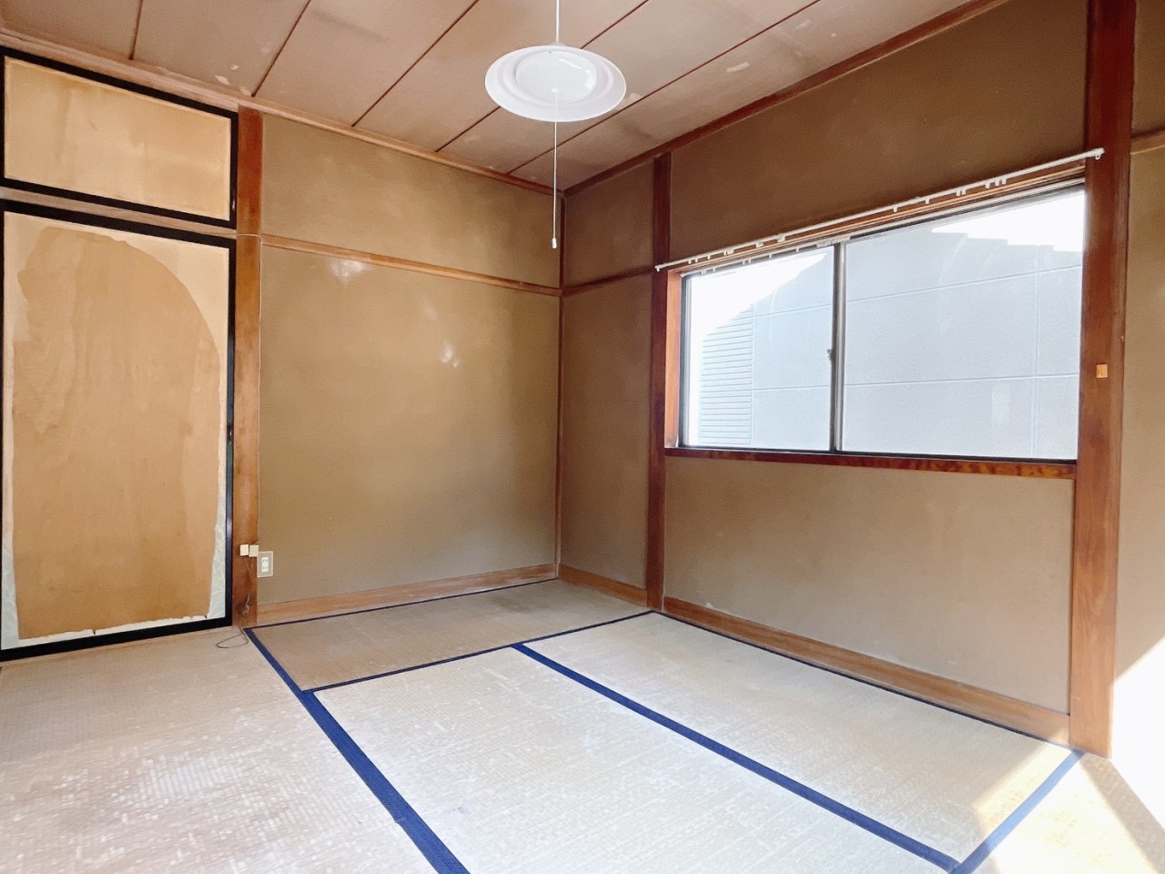 【2F和室】ベランダと繋がる和室は日当たり良好♪のんびりごろごろ寛げます♪※2026年6月撮影