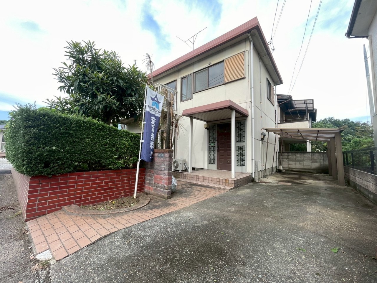 【外観】カーポートもございます。