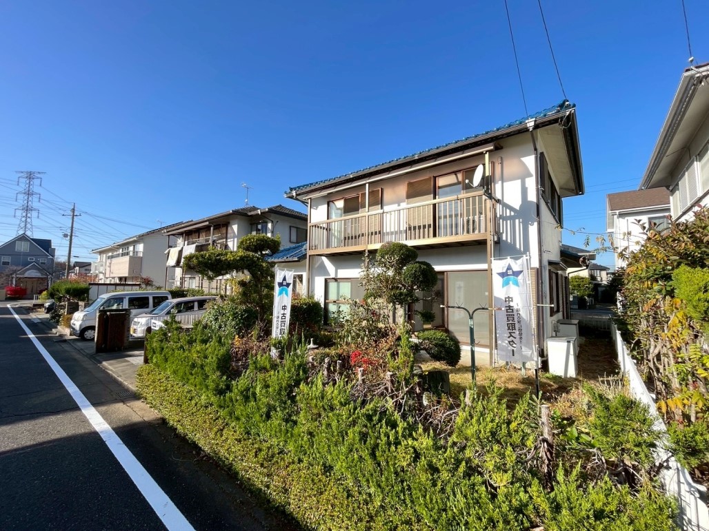 【外観】お庭はフェンスを立てたり、植物を植えたりなど自分好みにできます♪