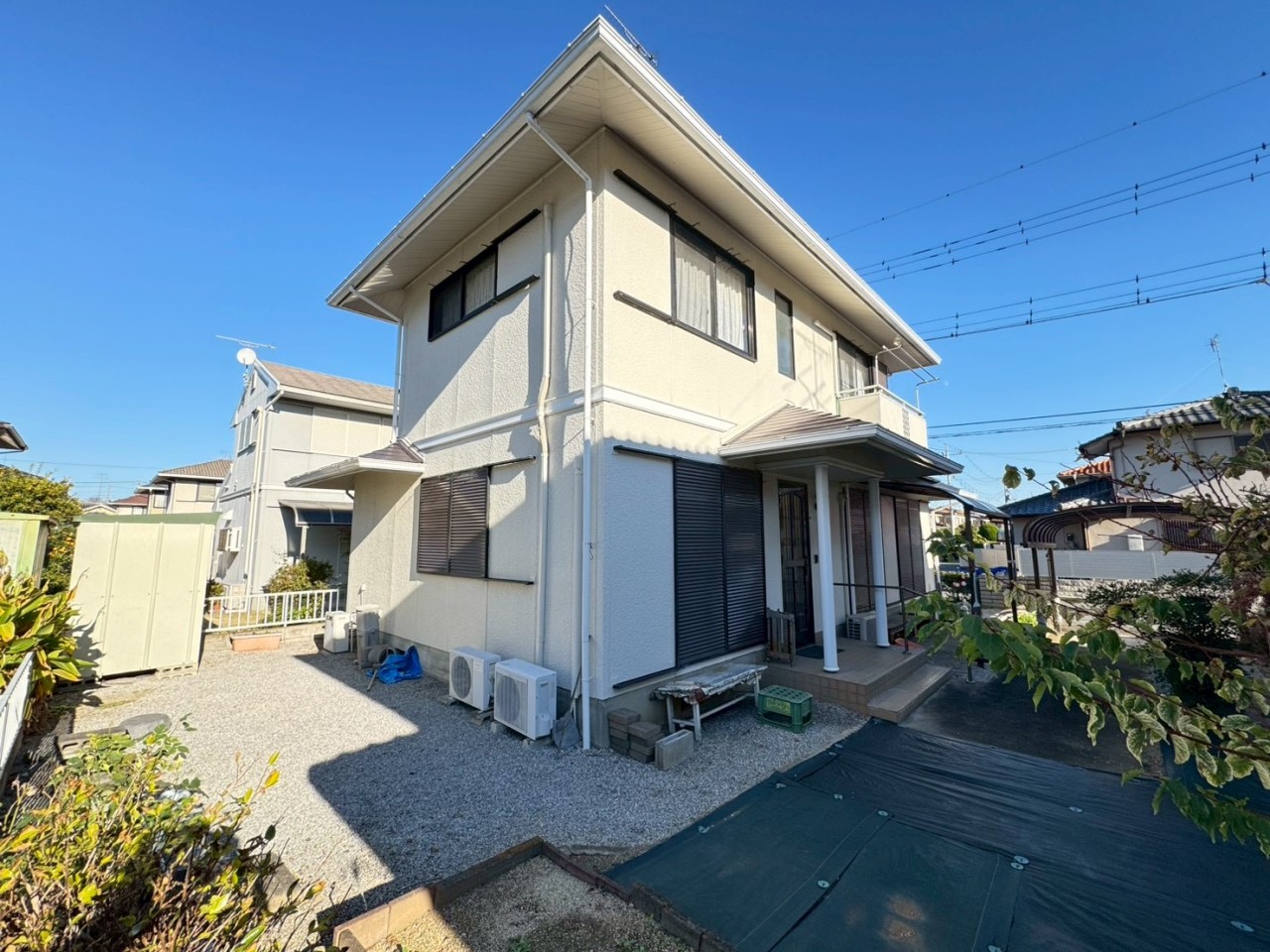 建物の南西側では、お子様のプールやBBQなどができます♪