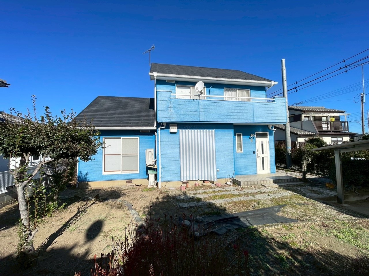 【外観】広いお庭でお子様のプールやBBQ、畑も楽しめます♪