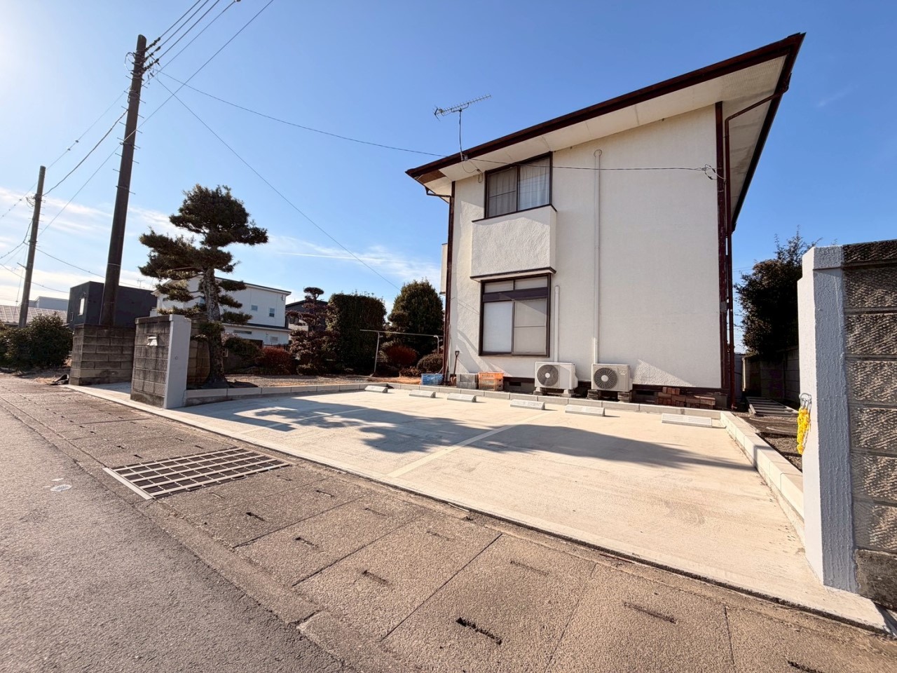 【外観】3台駐車可能です♪