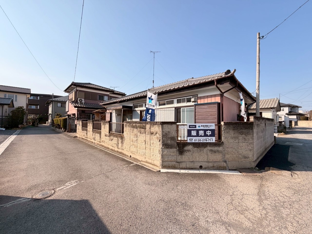 【外観】三方角地は開放感が別格です♪  建物の北東側から撮影