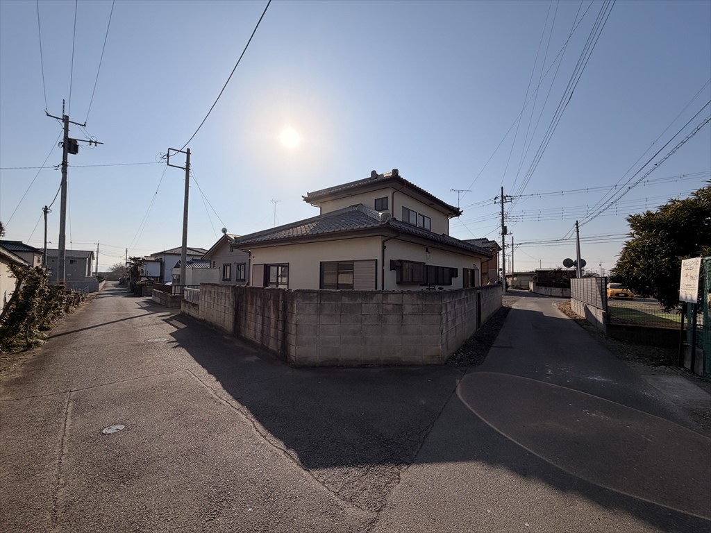 【外観】角地のため風遠し良好、開放感あり◎