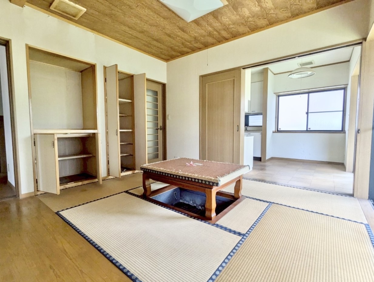 【1階和室】和のテイストを取り入れた家具をそろえれば和モダンな雰囲気のお部屋を演出できます♪