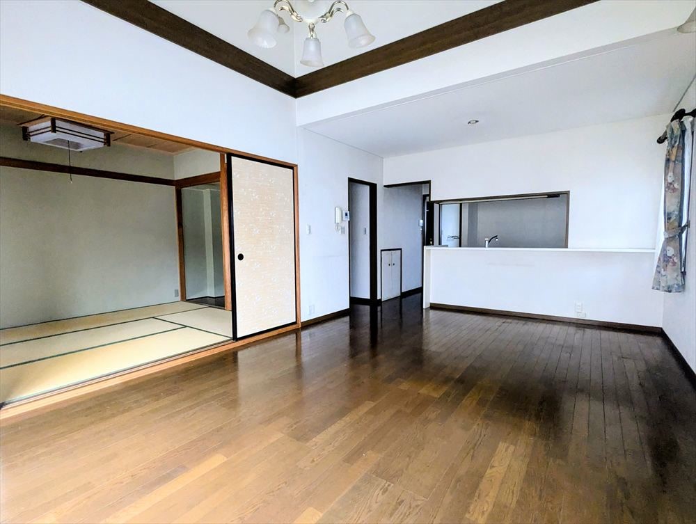 【内観】※現況販売となります。６LLDDKKの広々間取り！！（２０２５．１１月撮影）