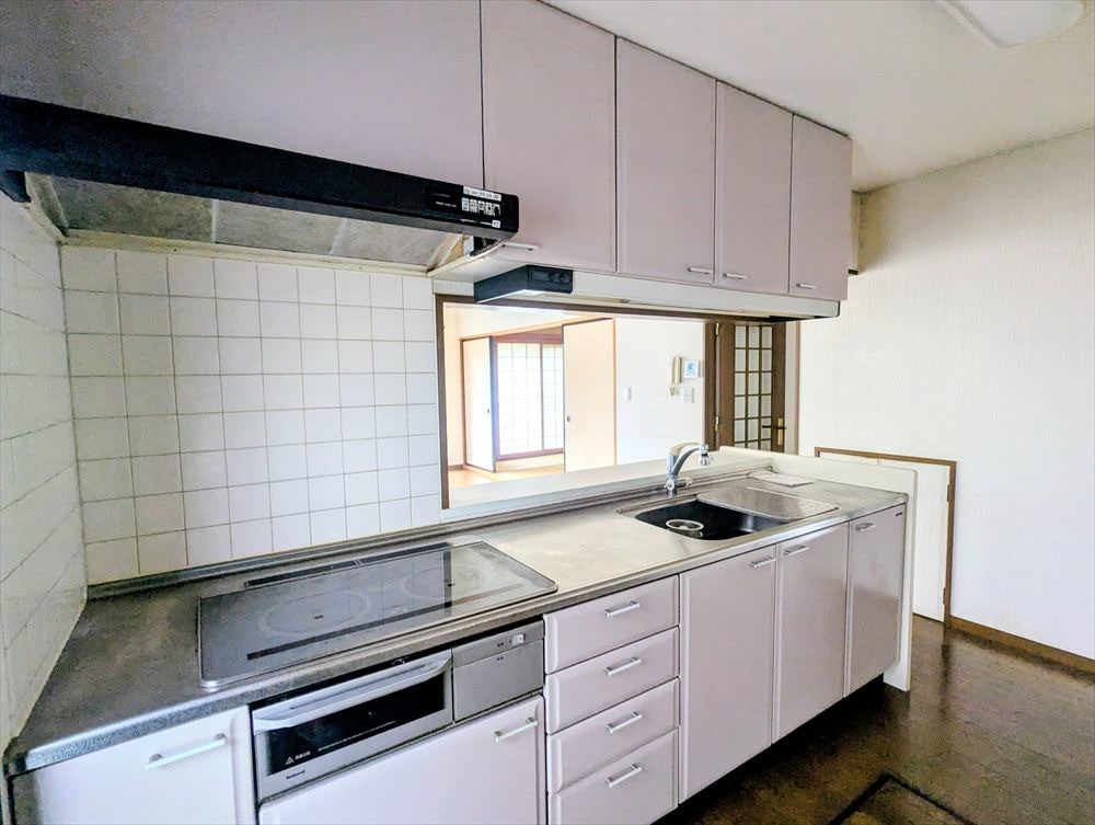 【内観】※現況販売となります。キッチンは２か所にあります！（２０２５．１１月撮影）