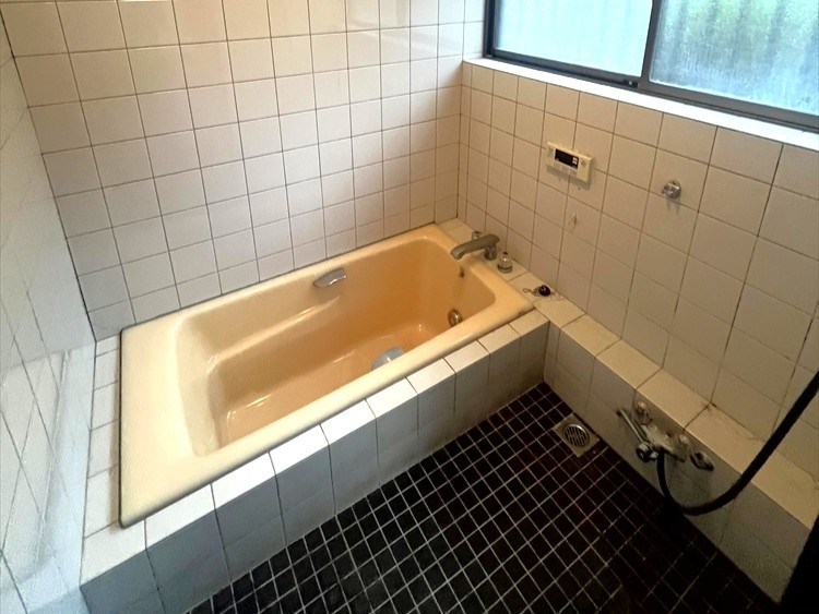 広々としたバスルーム♪※現況販売となります。（2025.9月撮影）