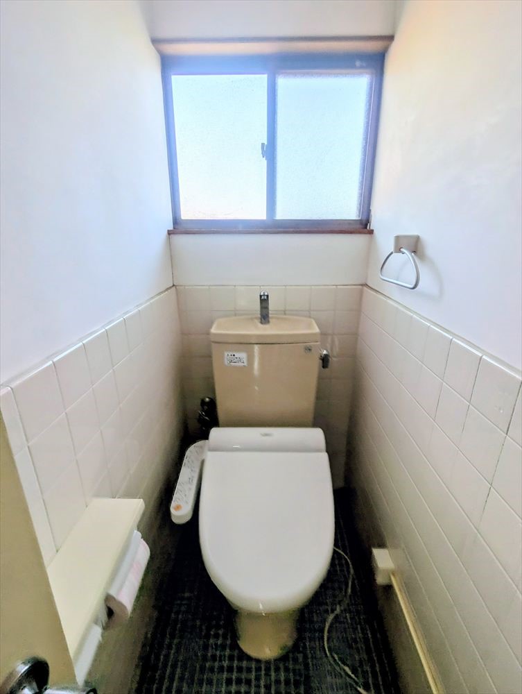 【トイレ】お気に入りのカバーやマット、スリッパを置いて快適空間に♪（2026年4月撮影）