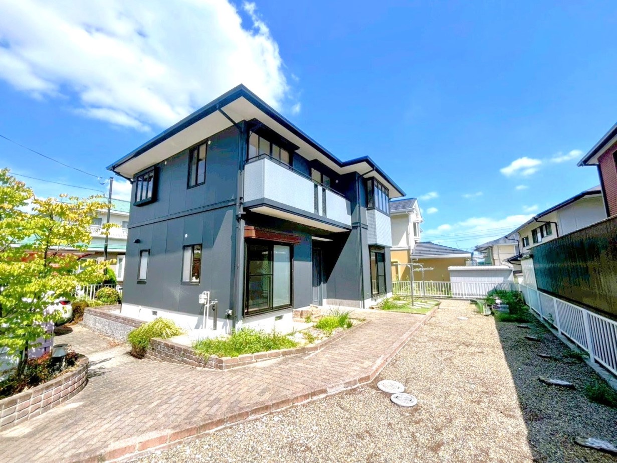 【外観】落ち着いた印象の外観デザイン♪室内のご見学をご希望の際は、お気軽に当店までお問い合わせください(^^)/