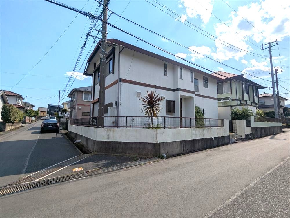 【外観】スーパー徒歩約5分♪重い荷物も持っていても苦になりません♪