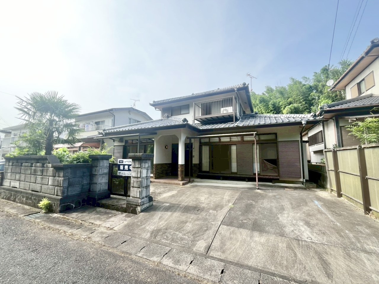 【外観】南道路＆日当たり良好♪室内のご見学も可能です♪まずは当店まで、お気軽にお問い合わせください(^^)/