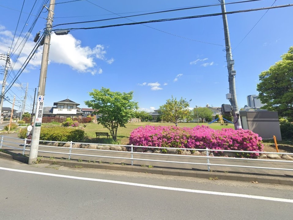 六番池児童公園(350m)-六番池児童公園まで徒歩4分（約350ｍ）