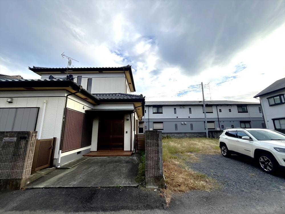 立派な塀付の敷地♪※現況販売となります。（2025.9月撮影）