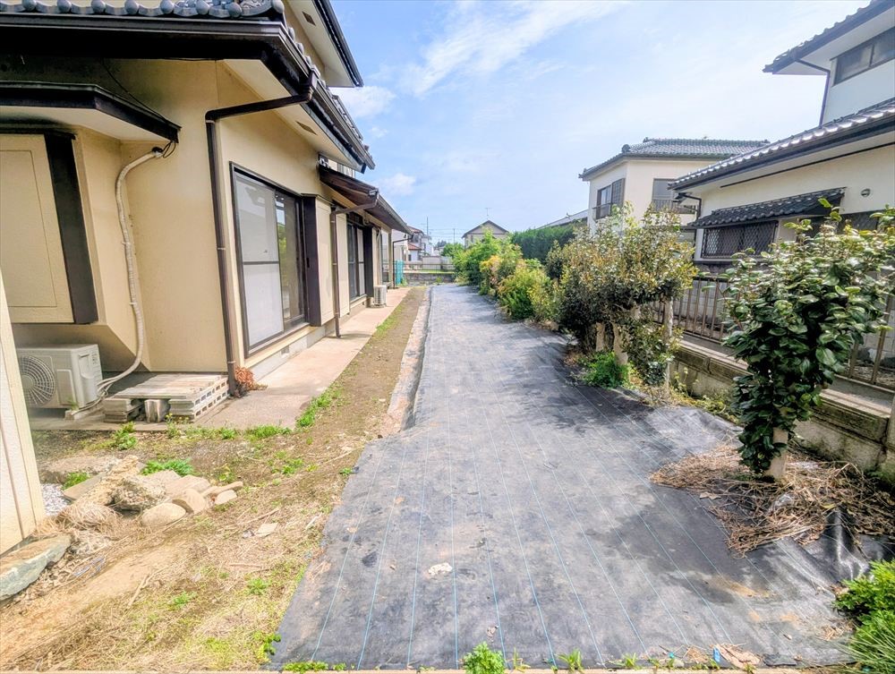 【庭】お庭が広いので家庭菜園やガーデニングも楽しめます！（2026年4月撮影）