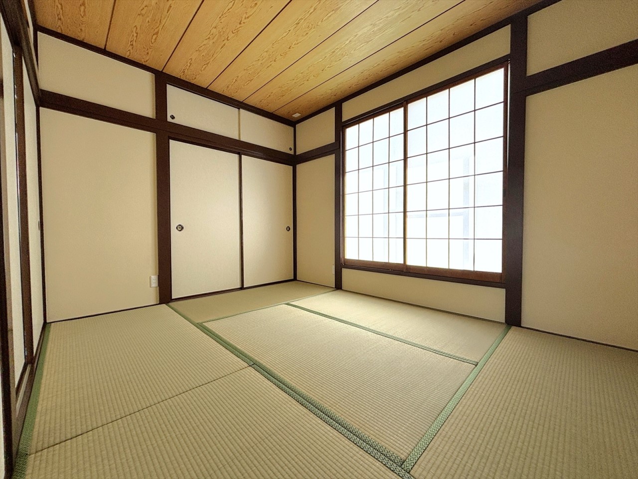 ■2階和室■2階にも和室がございます！畳の香りでほっと一息つけるくつろぎの空間です♪(2026年4月撮影)※リフォーム後写真