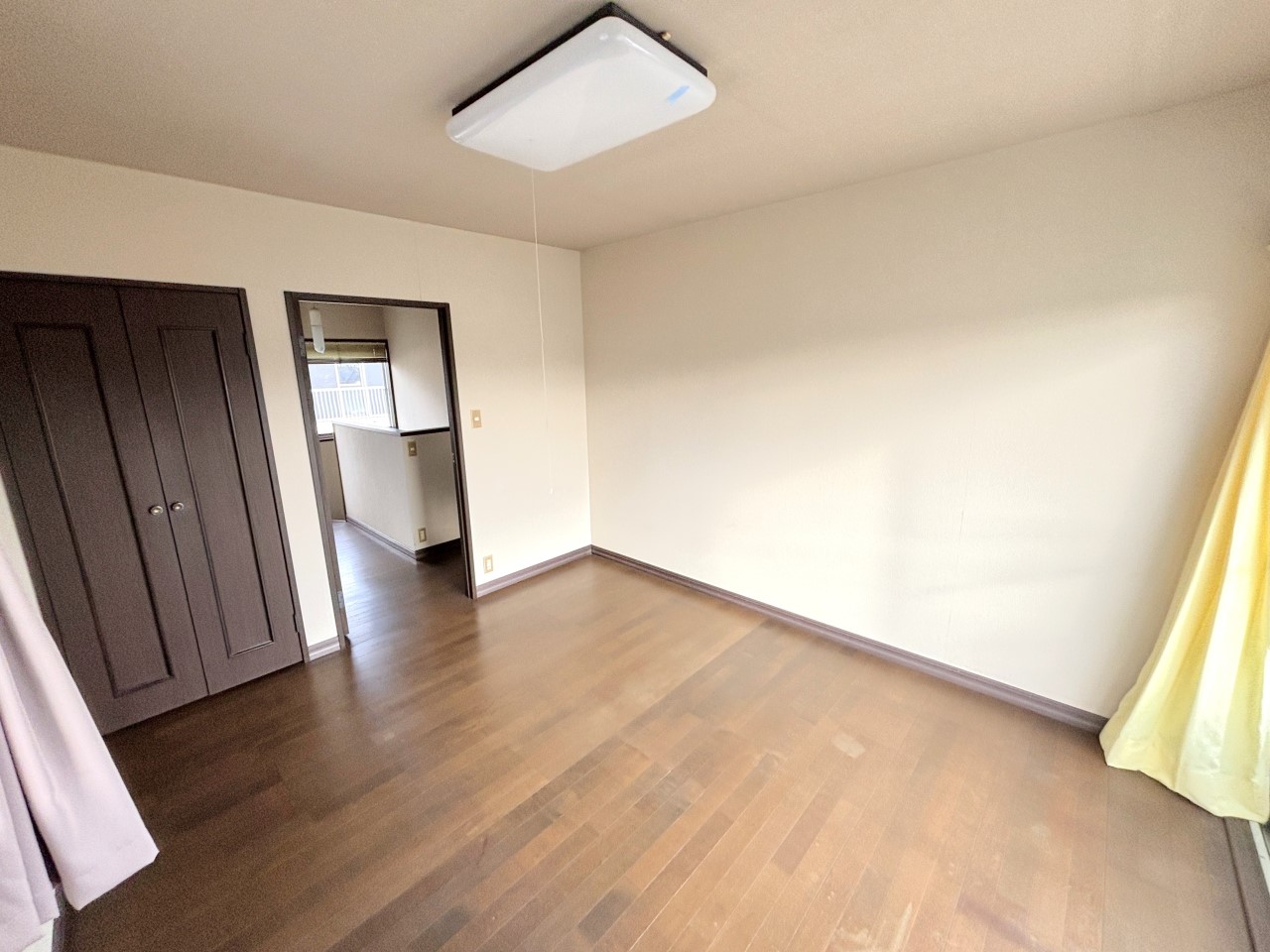 2階　南西側洋室　※2025年12月撮影（リフォーム前写真）