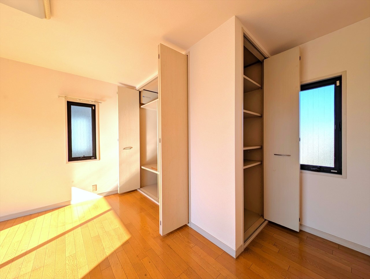■2階西側洋室■全居室収納スペース付き！大容量の収納があるのでお部屋をより広く活用できます！(2026年1月撮影)