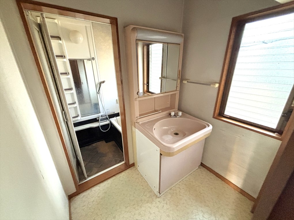 洗面台ボウルが広いので身支度の時だけでなく、洗濯のつけ置きなどに便利です♪(2026年4月撮影)