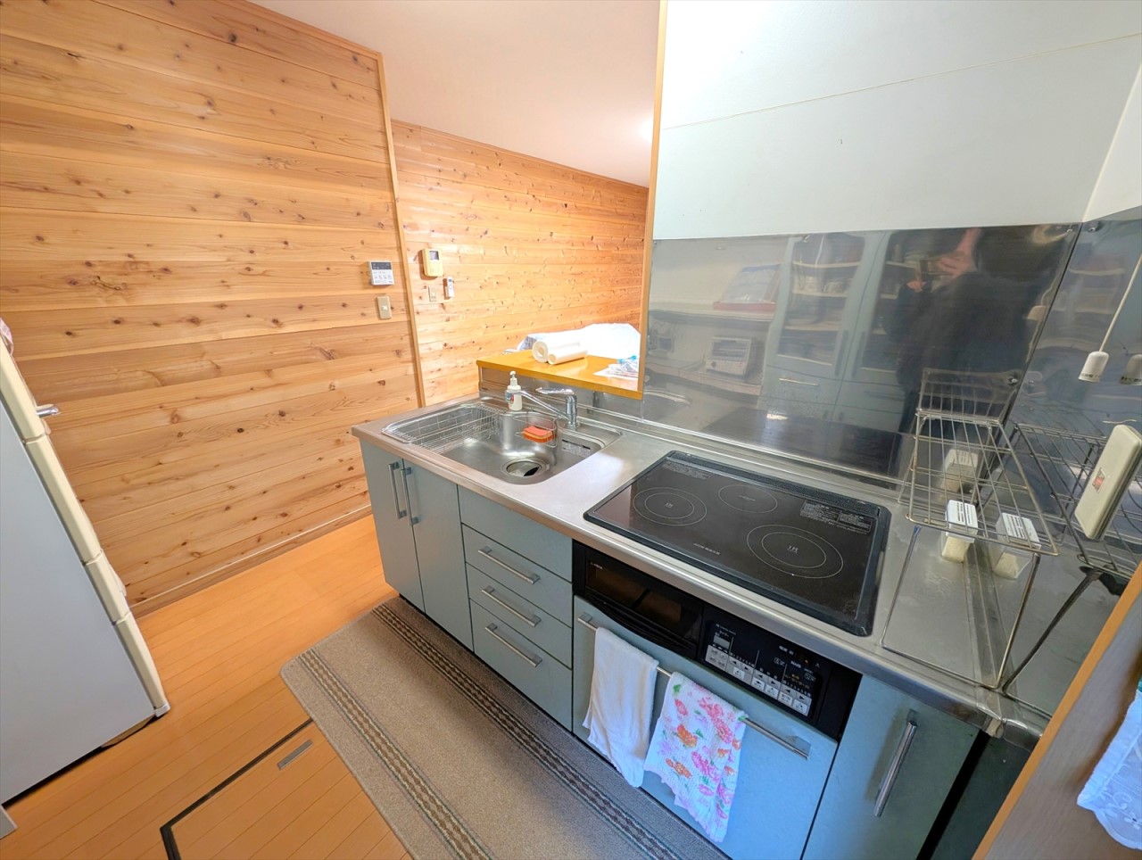 お手入れのしやすいIHコンロです！火を使わないので、小さなお子様がいるご家庭にも安心です♪(2026年1月撮影)※リフォーム前写真