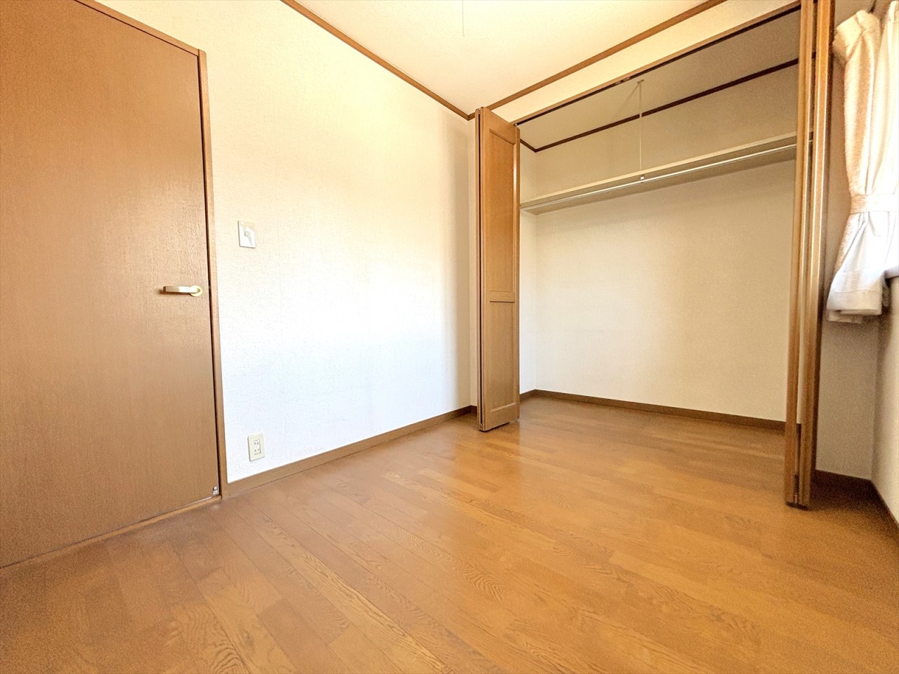 ■2階北西側洋室■全居室収納スペース付きなのでお部屋をより広く活用できます！(2026年6月撮影)