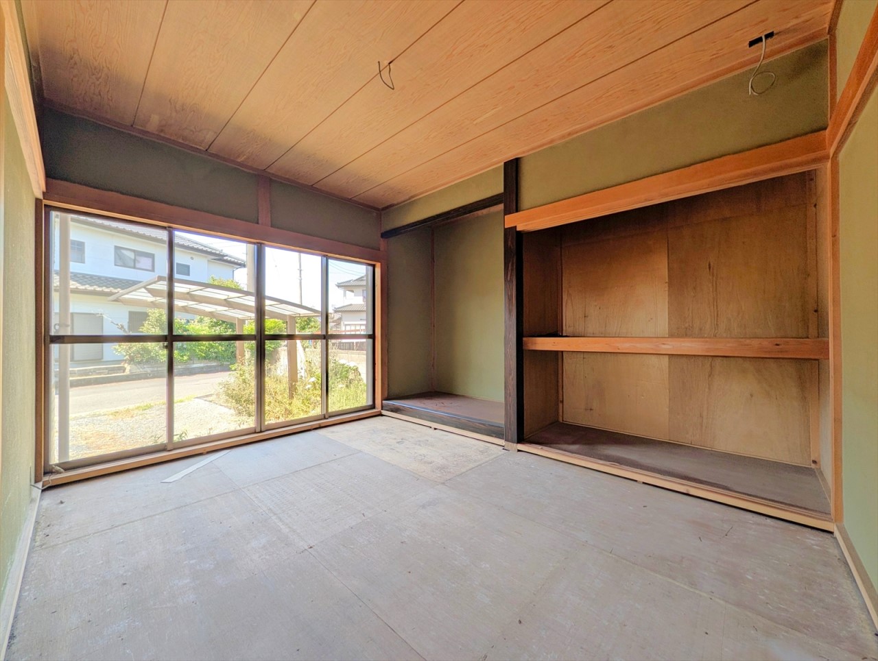 ■1階和室■陽当り良好な和室です！玄関から直接お部屋に行けるので、自室や客間としてもおすすめです！(2026年6月撮影)※リフォーム中写真