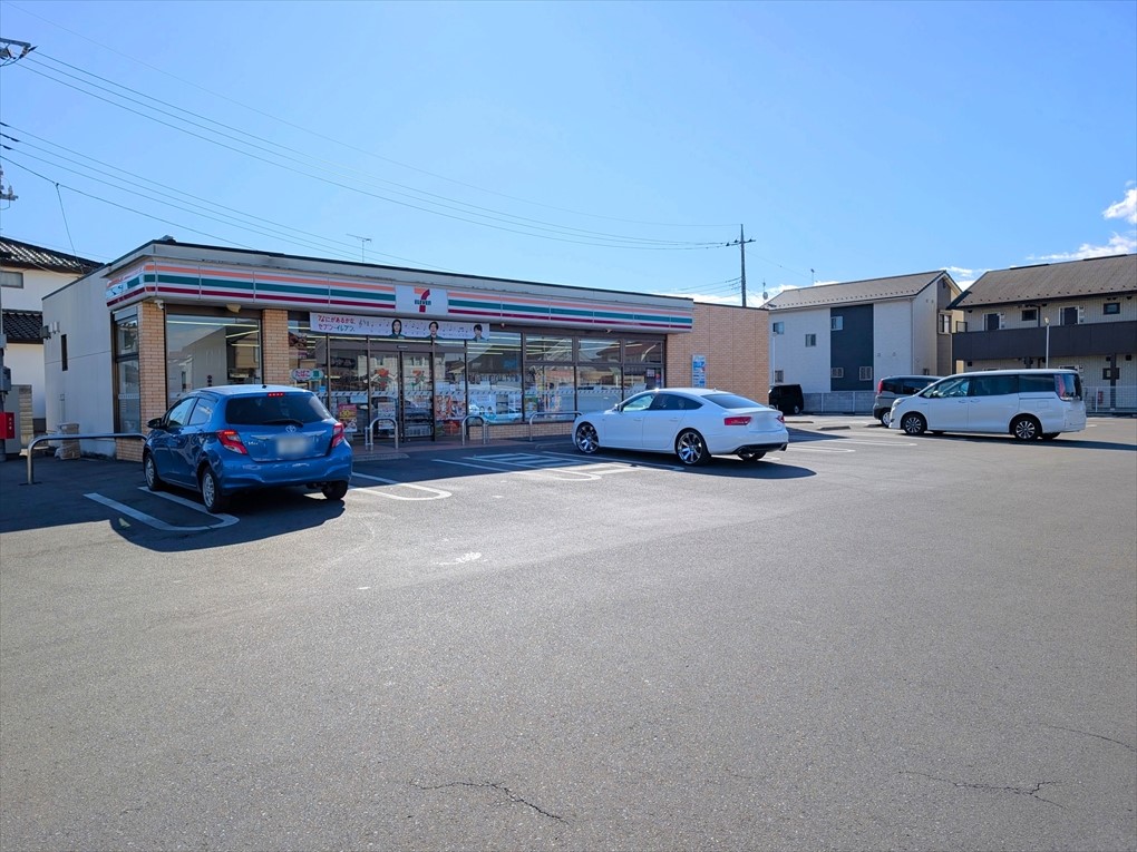 セブンイレブン小山東間々田店(290m)-
