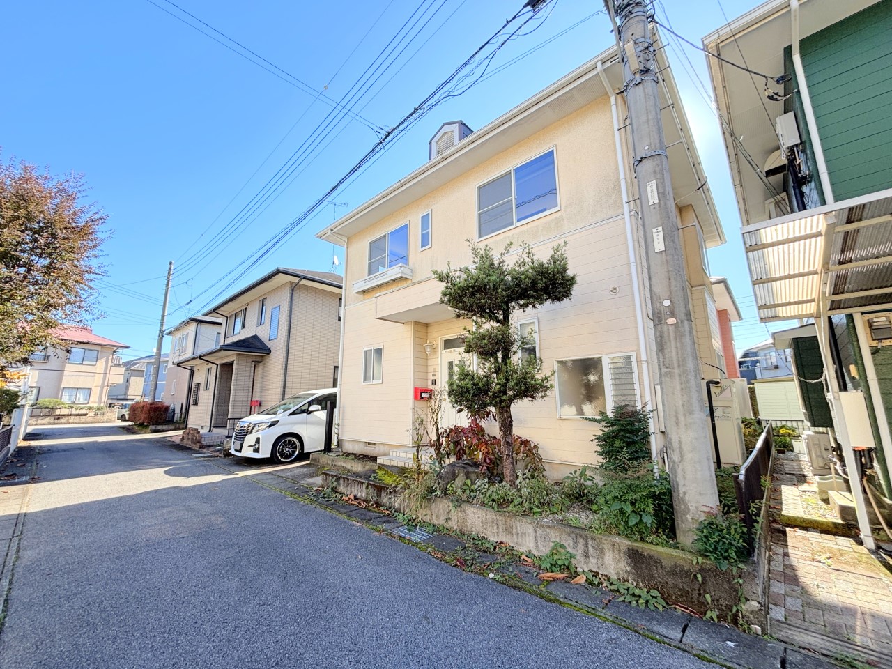 交通量の少ない閑静な住宅街です。※2025年11月撮影