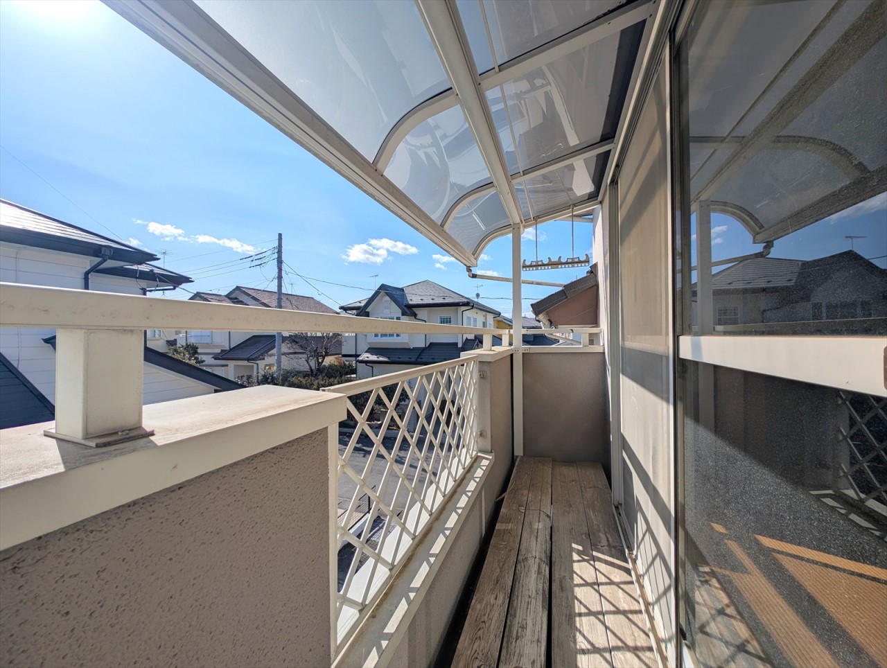 南東向きのバルコニーで陽当たり良好です！お洗濯物が良く乾きますね♪(2026年1月撮影)※リフォーム前